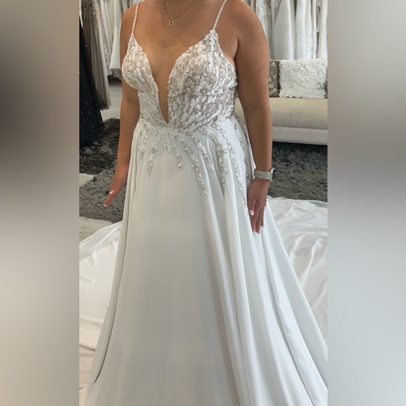 Calla Blanche Marianne Ivory Wedding Dress - Picture 3 of 9